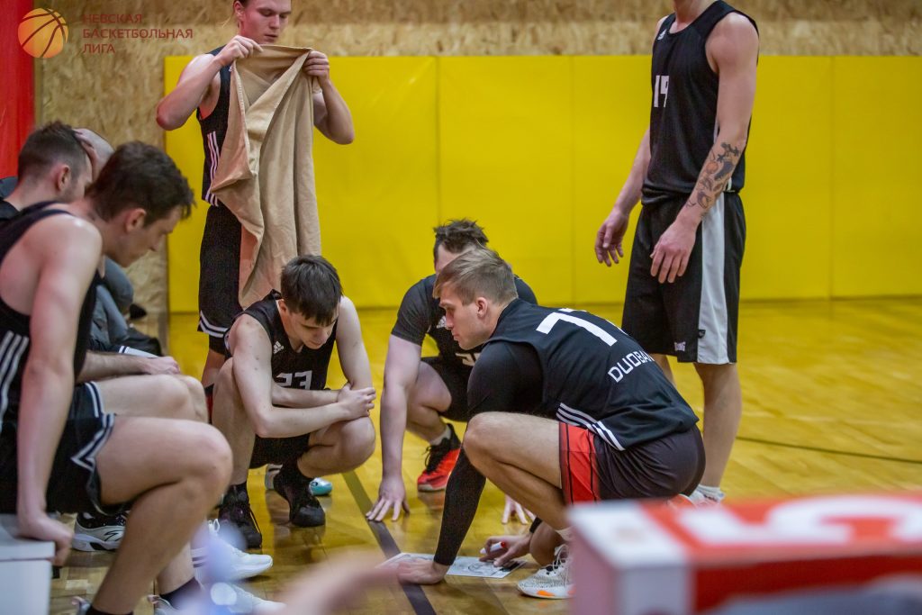 Главный претендент на победу в регулярном сезоне и кто остался без Плейофф?